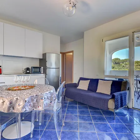 In Elba Near Straccoligno Villa
